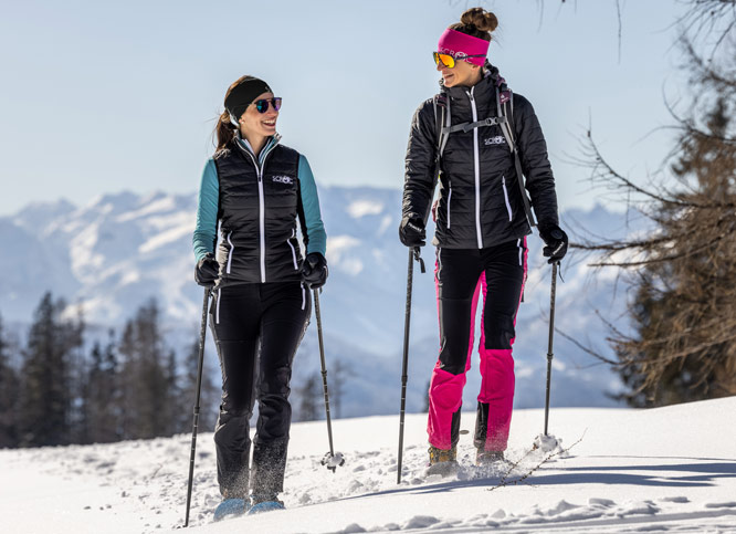 Finde die richtige Merino Sportbekleidung für Schneeschuhwandern - SCROC